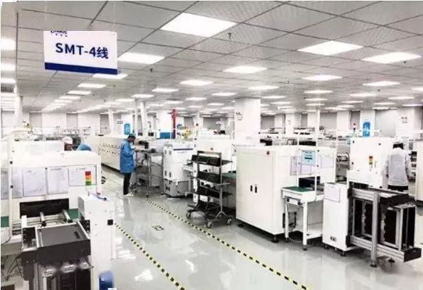 电子厂里的SMT车间 电子产品的“心脏芯片制造中心”